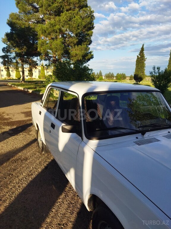 LADA (VAZ) 2107