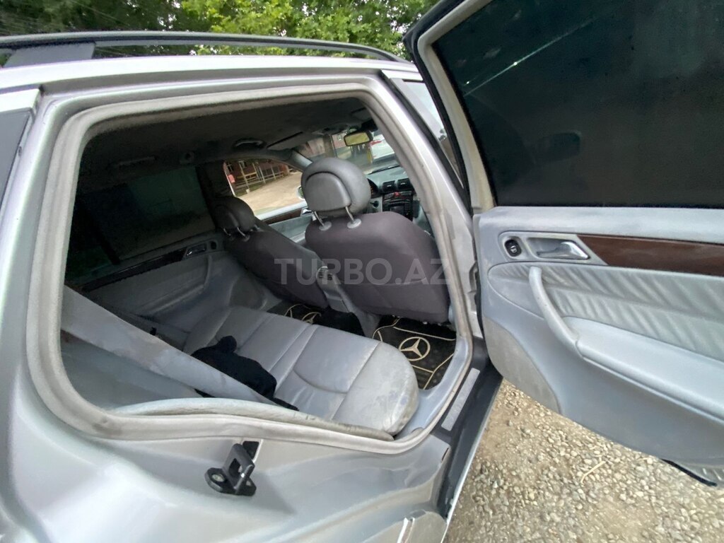 Mercedes C 200
