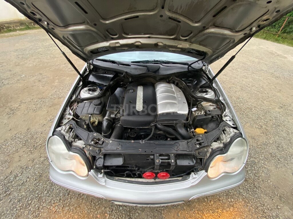 Mercedes C 200