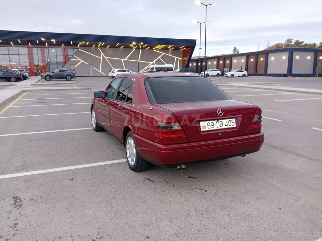 Mercedes C 180