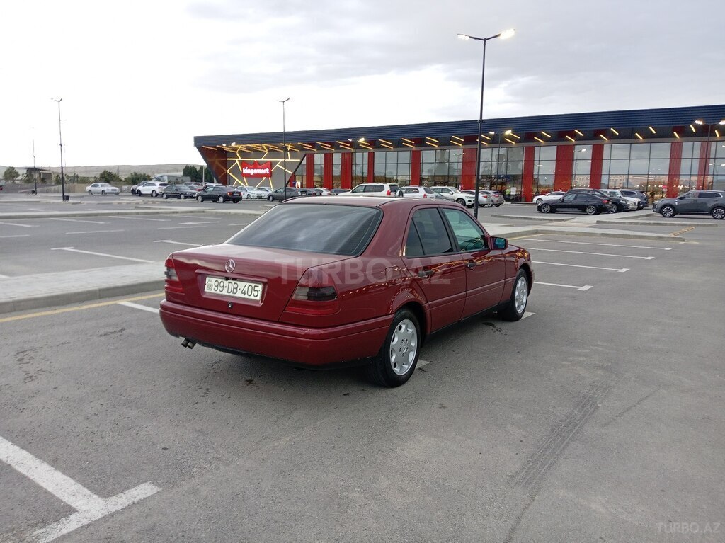 Mercedes C 180