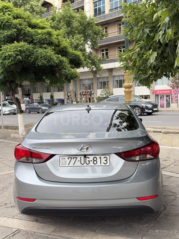 Hyundai Elantra