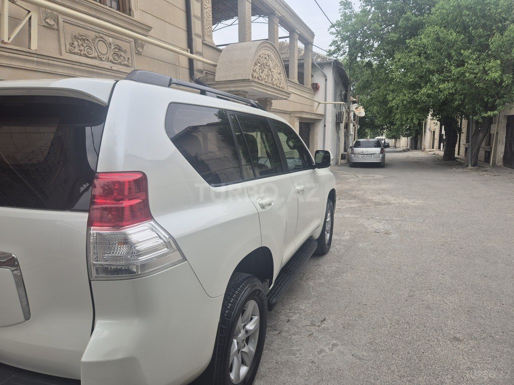 Toyota Land Cruiser Prado