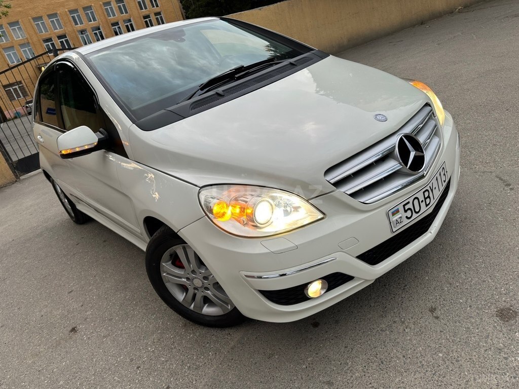 Mercedes B 180