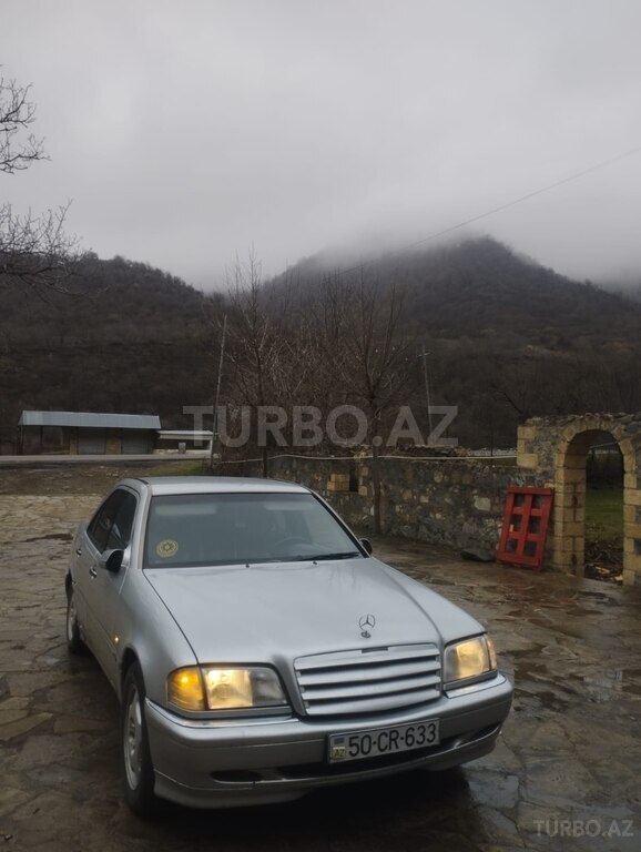 Mercedes C 240