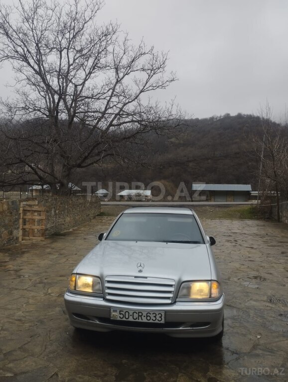 Mercedes C 240