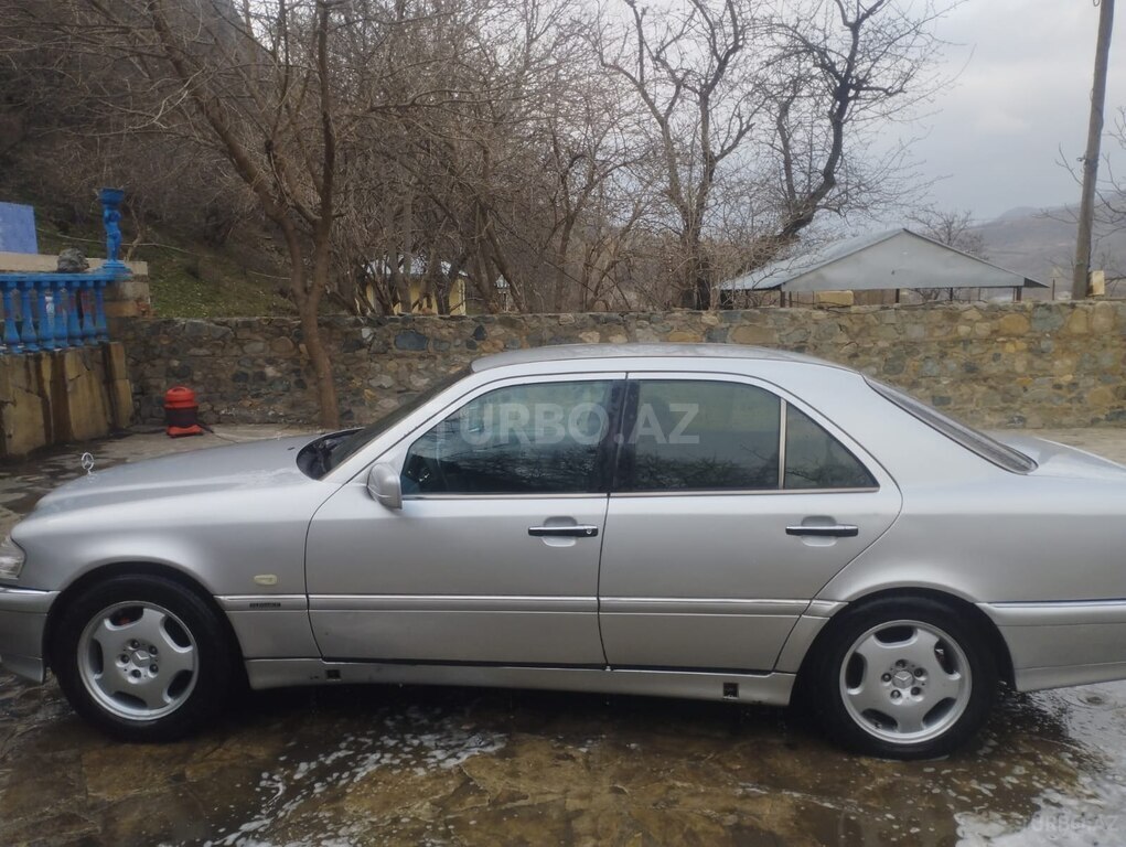 Mercedes C 240