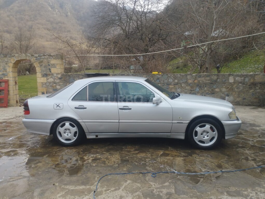 Mercedes C 240