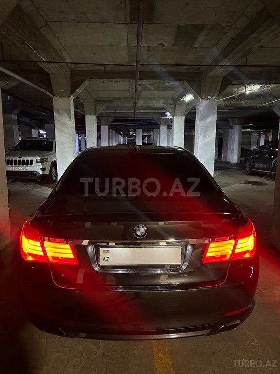 BMW 740
