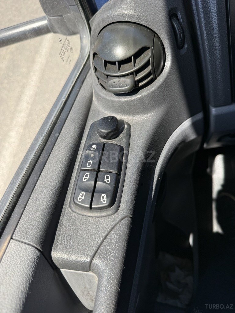 Mercedes Atego 818