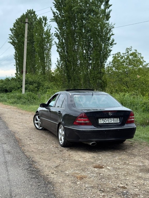 Mercedes C 230