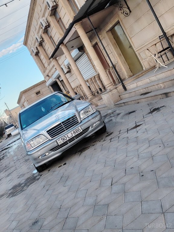 Mercedes C 200