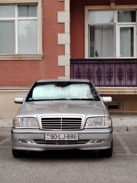 Mercedes C 200