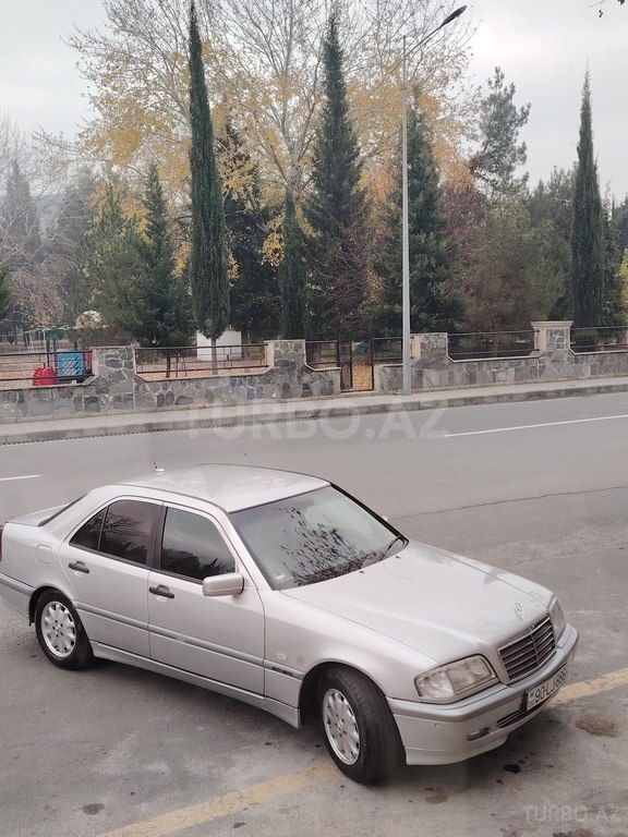 Mercedes C 200