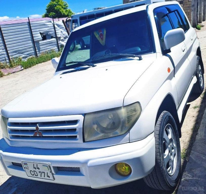 Mitsubishi Pajero io