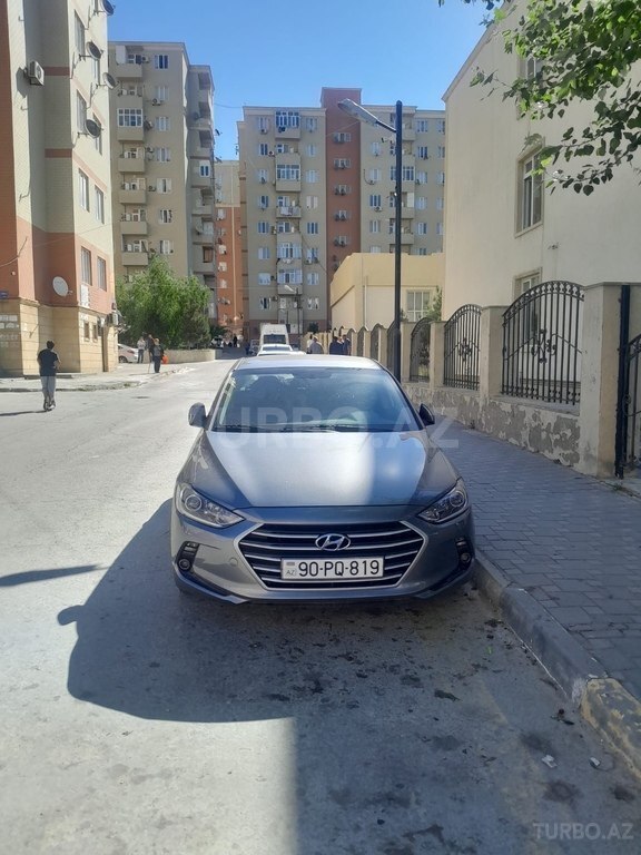 Hyundai Elantra