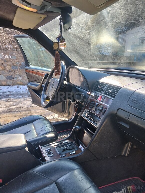 Mercedes C 240
