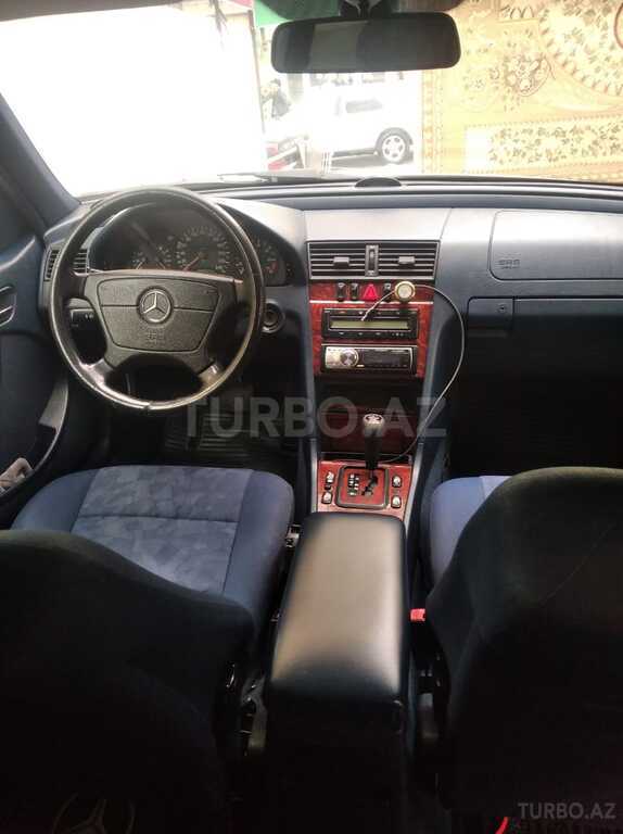 Mercedes C 200