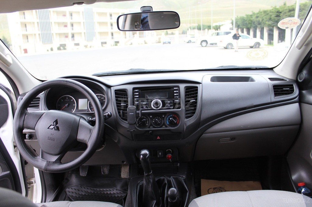 Mitsubishi L200