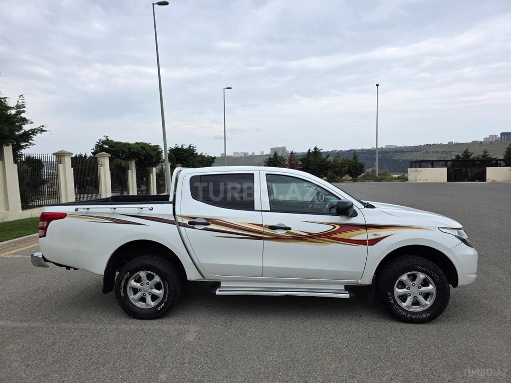 Mitsubishi L200