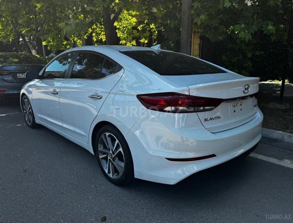 Hyundai Elantra