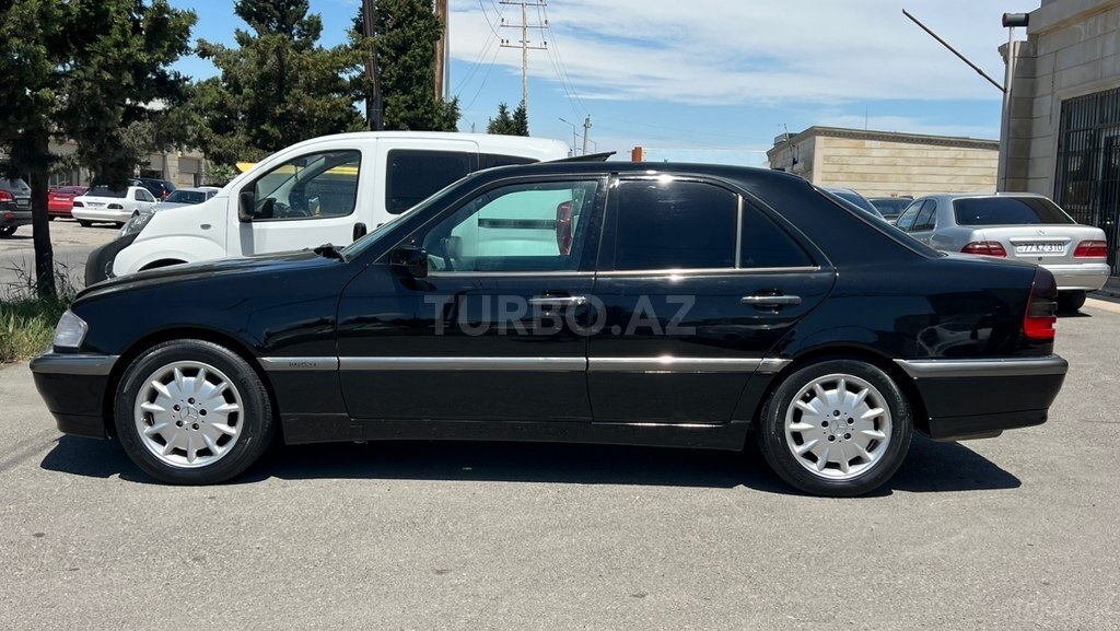 Mercedes C 230