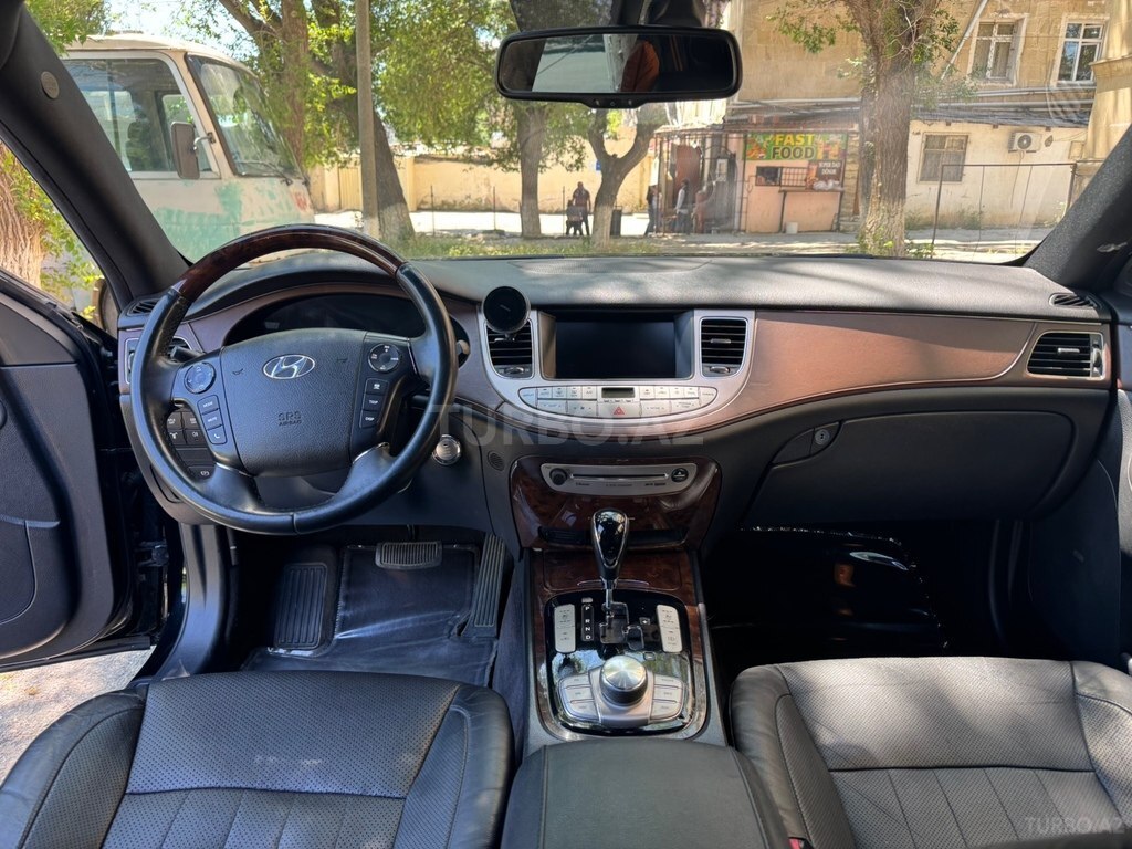 Hyundai Genesis