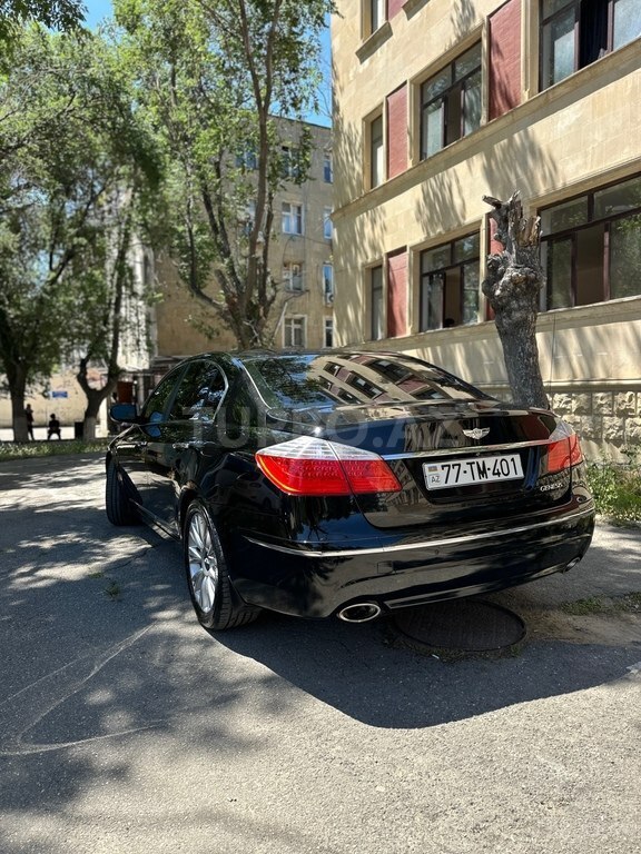 Hyundai Genesis