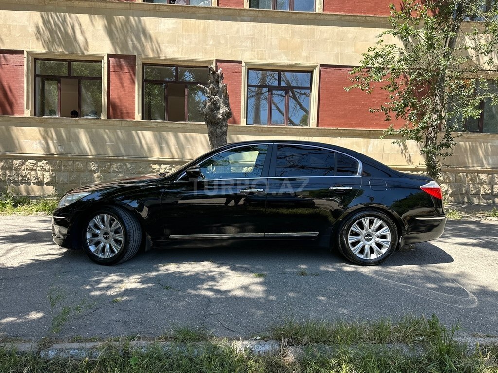 Hyundai Genesis
