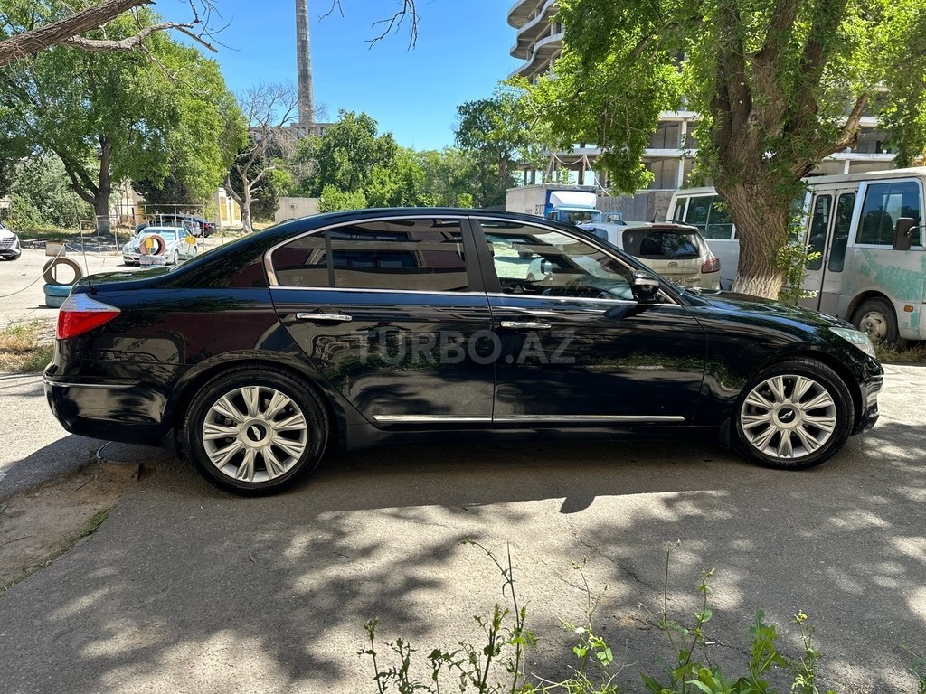Hyundai Genesis