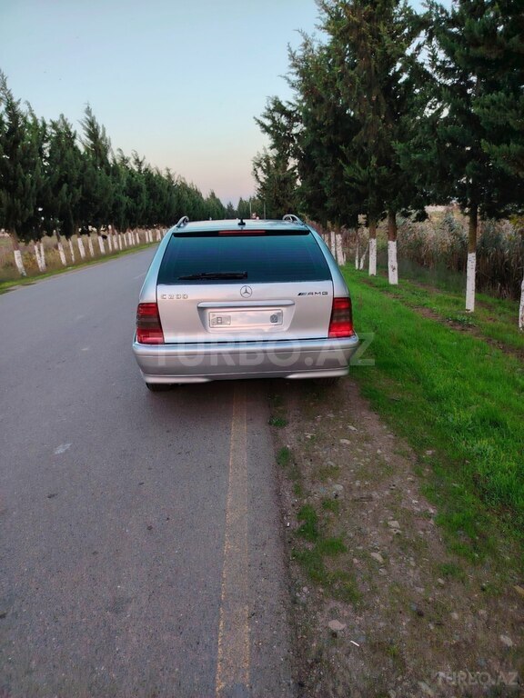 Mercedes C 200