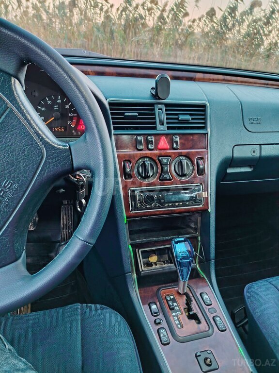 Mercedes C 200