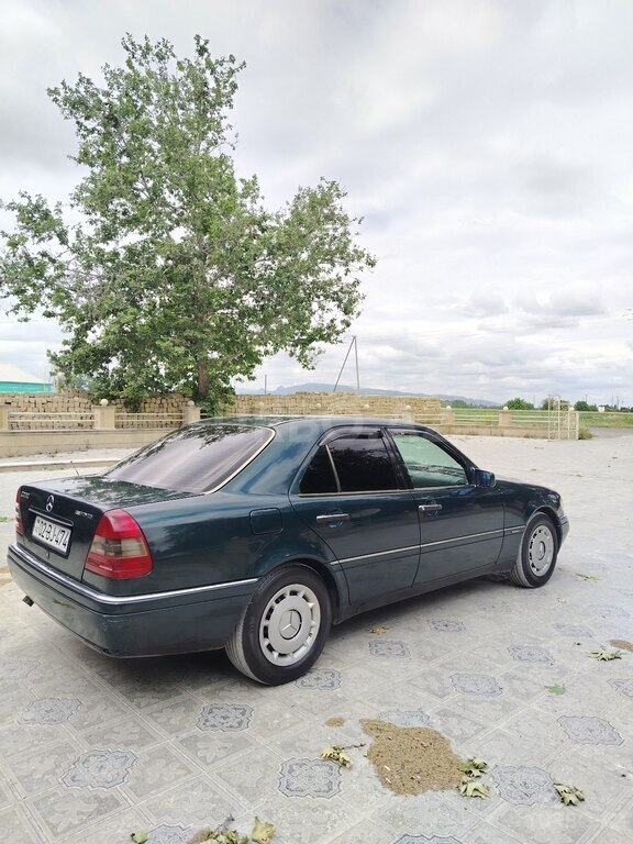 Mercedes C 220