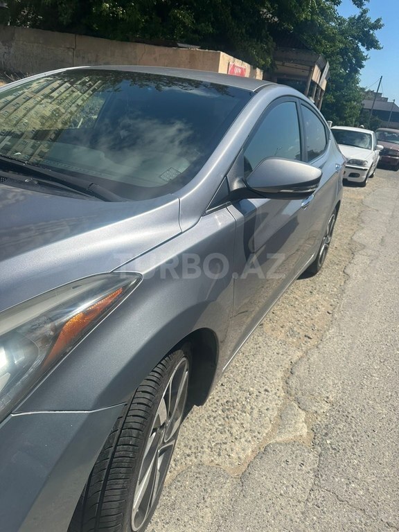 Hyundai Elantra