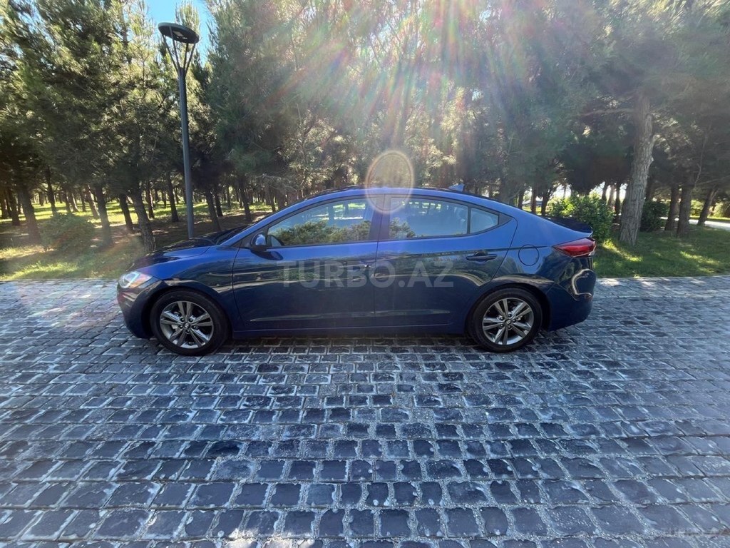 Hyundai Elantra
