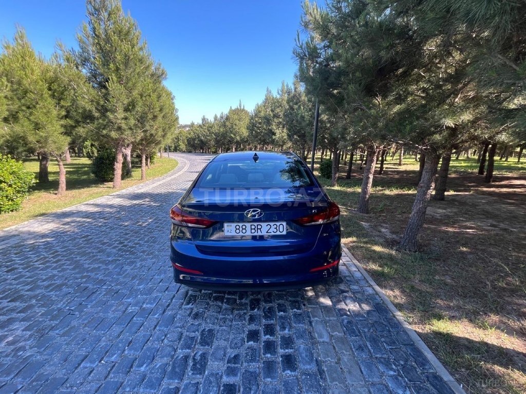 Hyundai Elantra