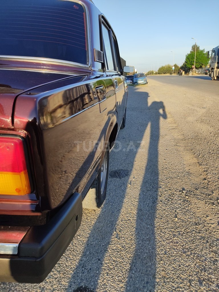 LADA (VAZ) 2107