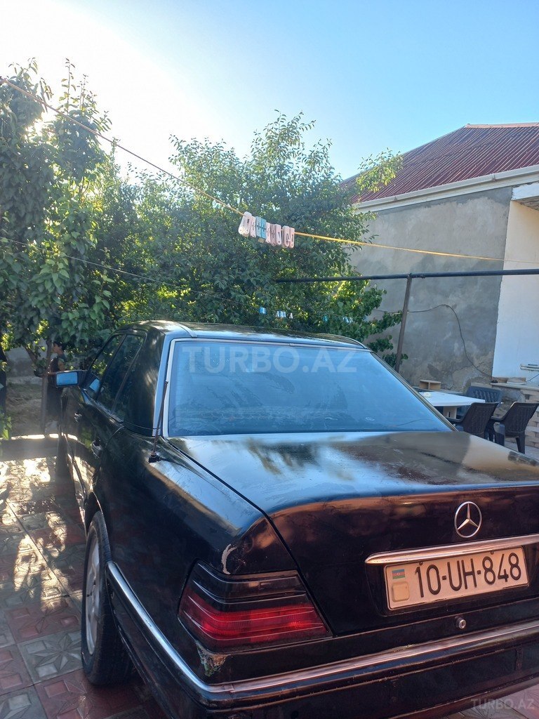 Mercedes 200 D
