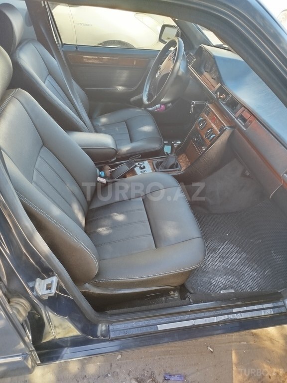 Mercedes 200 D