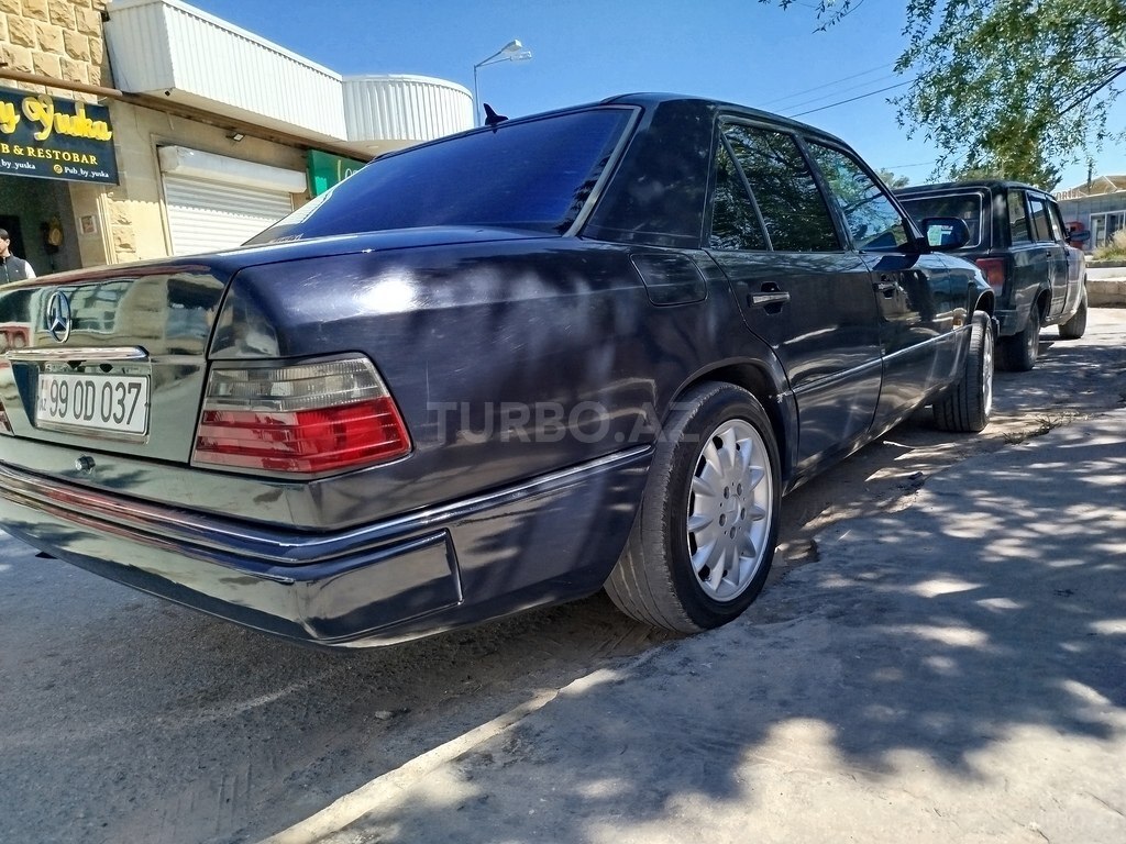 Mercedes 200 D