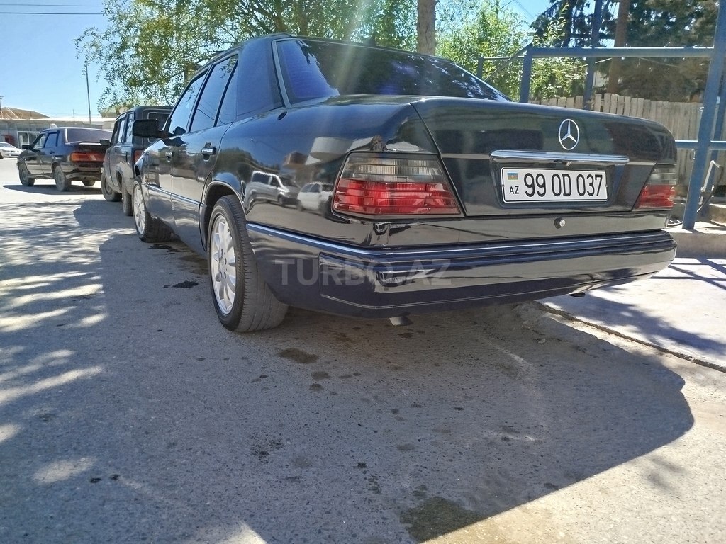 Mercedes 200 D
