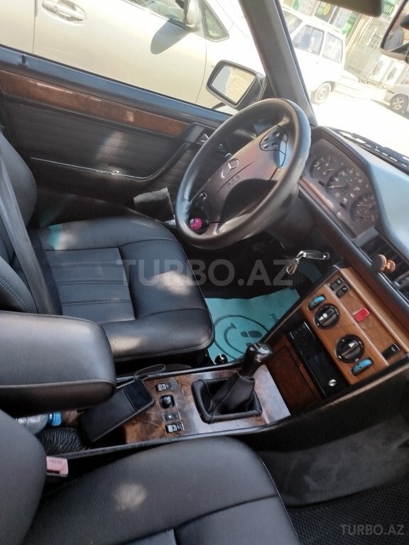 Mercedes 200 D