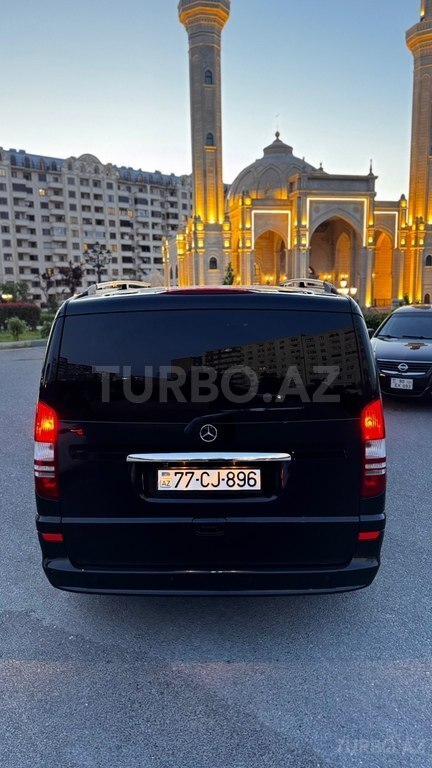 Mercedes Viano