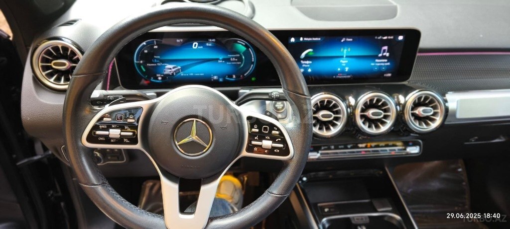 Mercedes GLB 250
