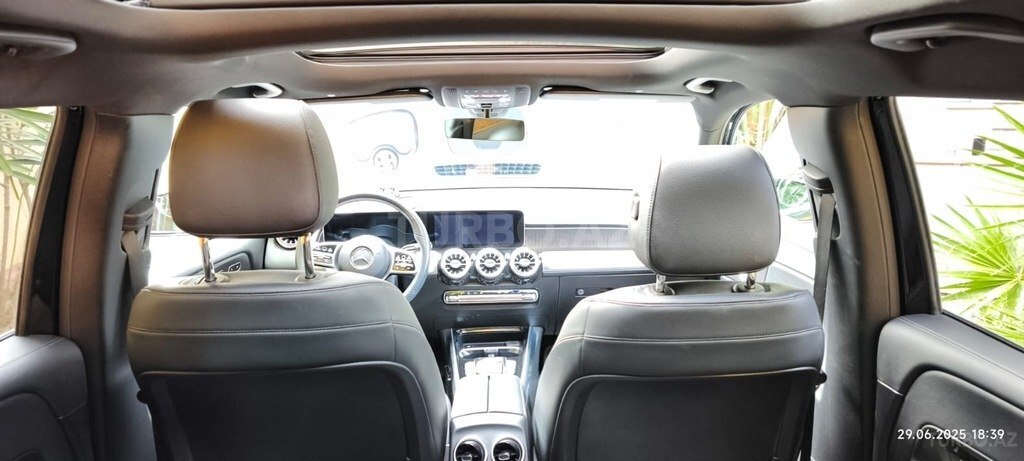 Mercedes GLB 250