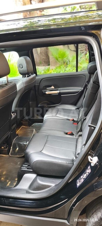 Mercedes GLB 250