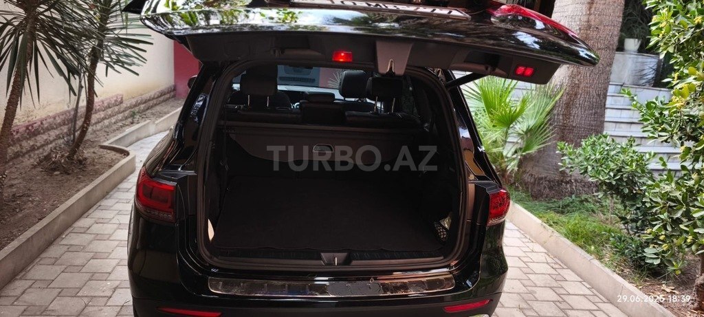 Mercedes GLB 250