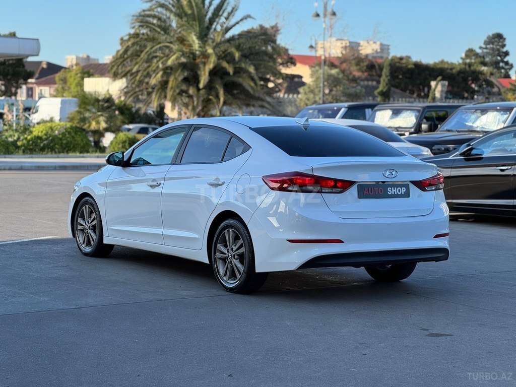 Hyundai Elantra