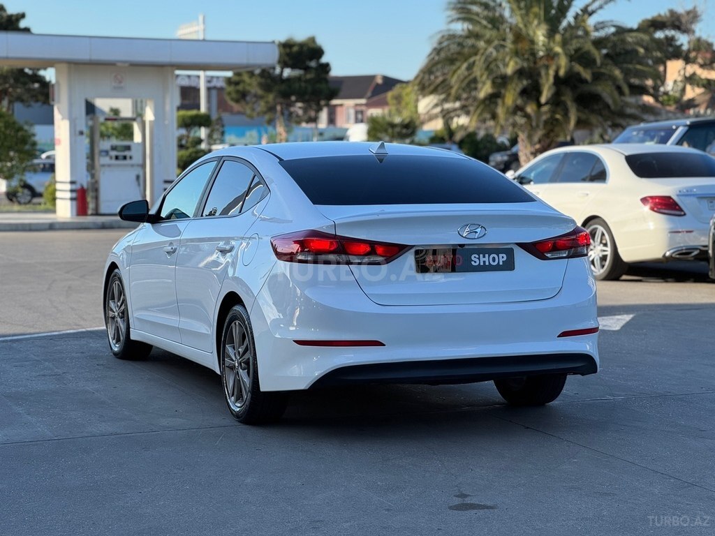 Hyundai Elantra