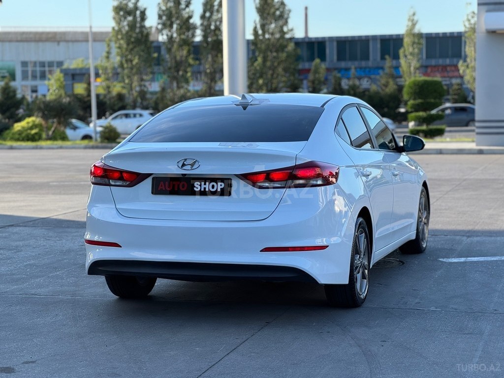 Hyundai Elantra